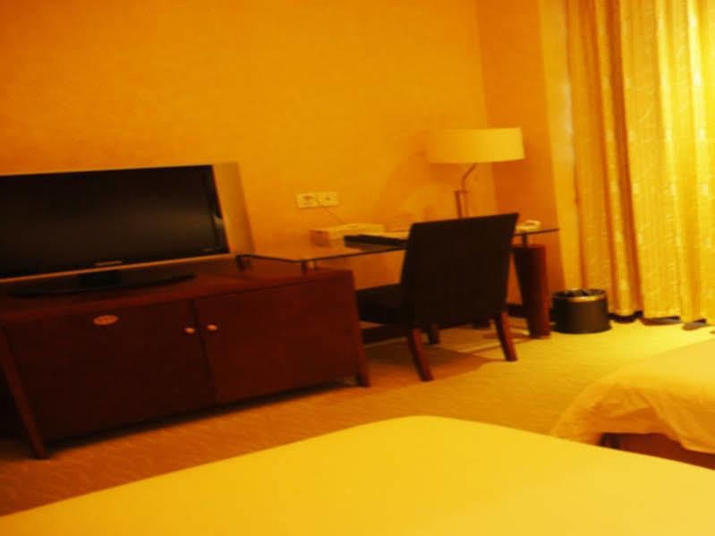 Changshu Kaiyue International Hotel Buitenkant foto
